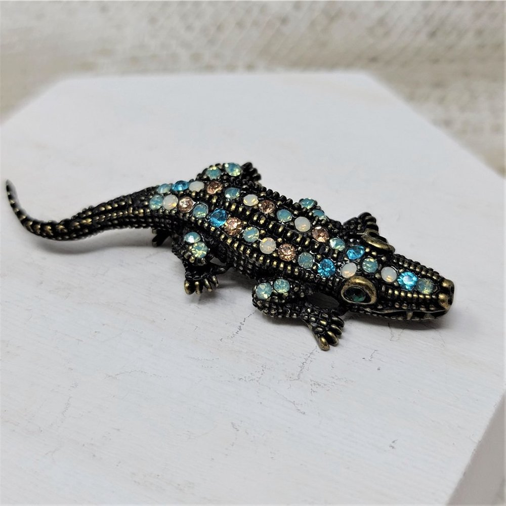 Rhinestone Little Lizard Pin Brooch - Picture 3 of 7